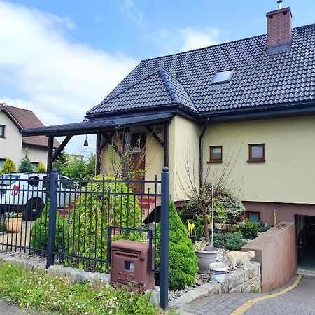 Przyjazny Domek Tarnowskie Góry Exterior foto